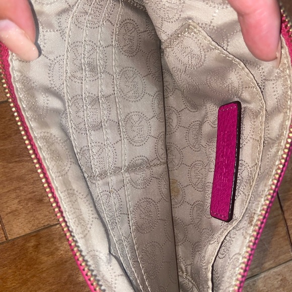 Pink Michael Kors clutch - Picture 8 of 8